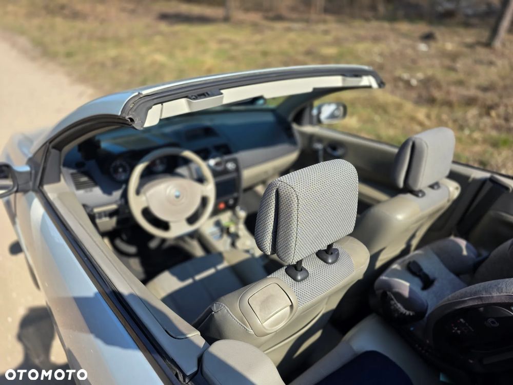Renault Megane 2.0 Privilege - 8