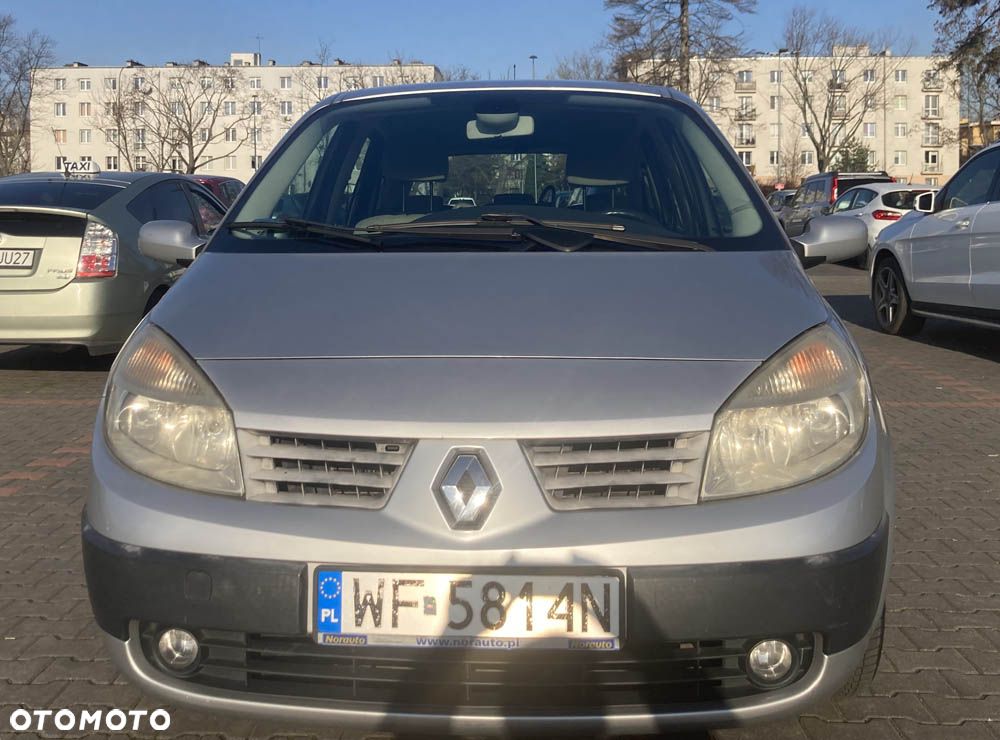 Renault Grand Scenic - 13
