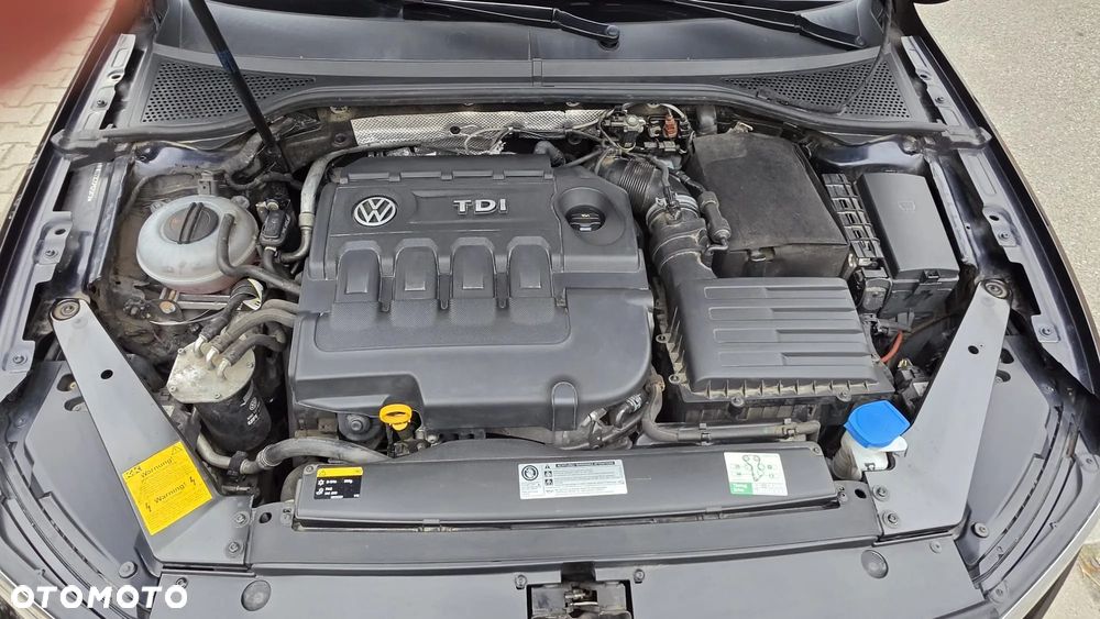 Volkswagen Passat 2.0 TDI (BlueMotion Technology) Highline - 29