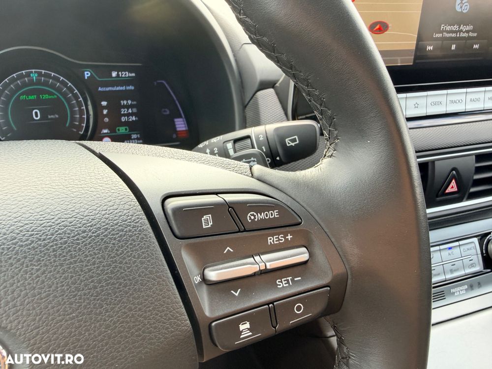 Hyundai KONA Premium - 13