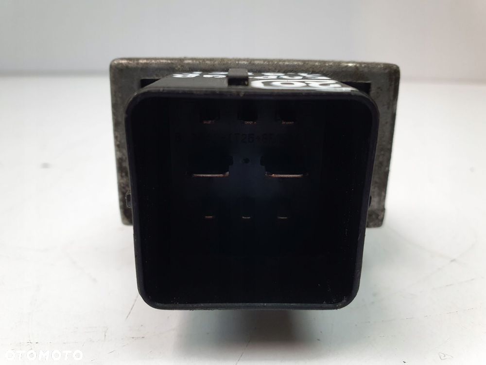 PRZEKAŹNIK ŚWIEC ŻAROWYCH Renault Captur 1.5 DCI Movano Qashqai 110678071r - 3