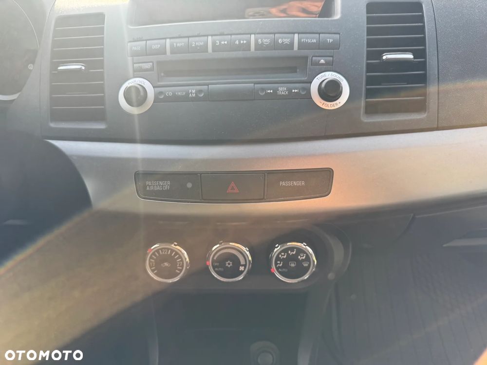 Mitsubishi Lancer 1.5 - 9