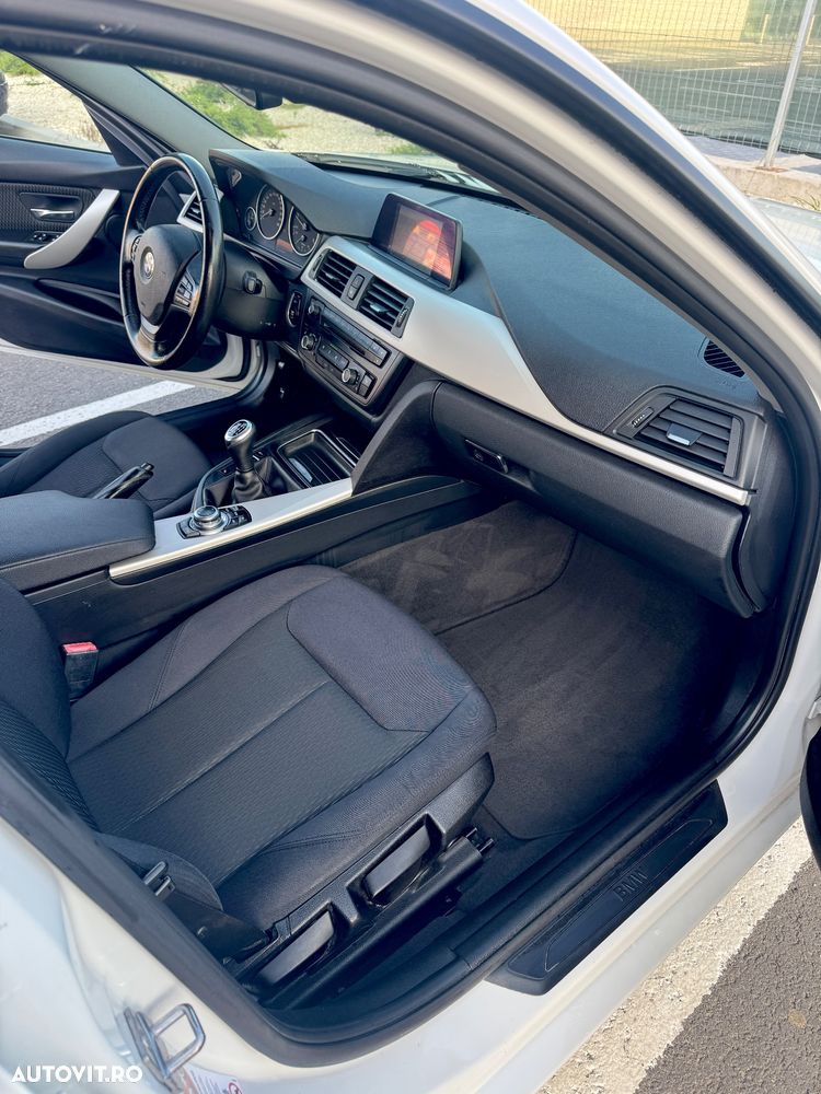BMW Seria 3 320d xDrive Sport Line - 7