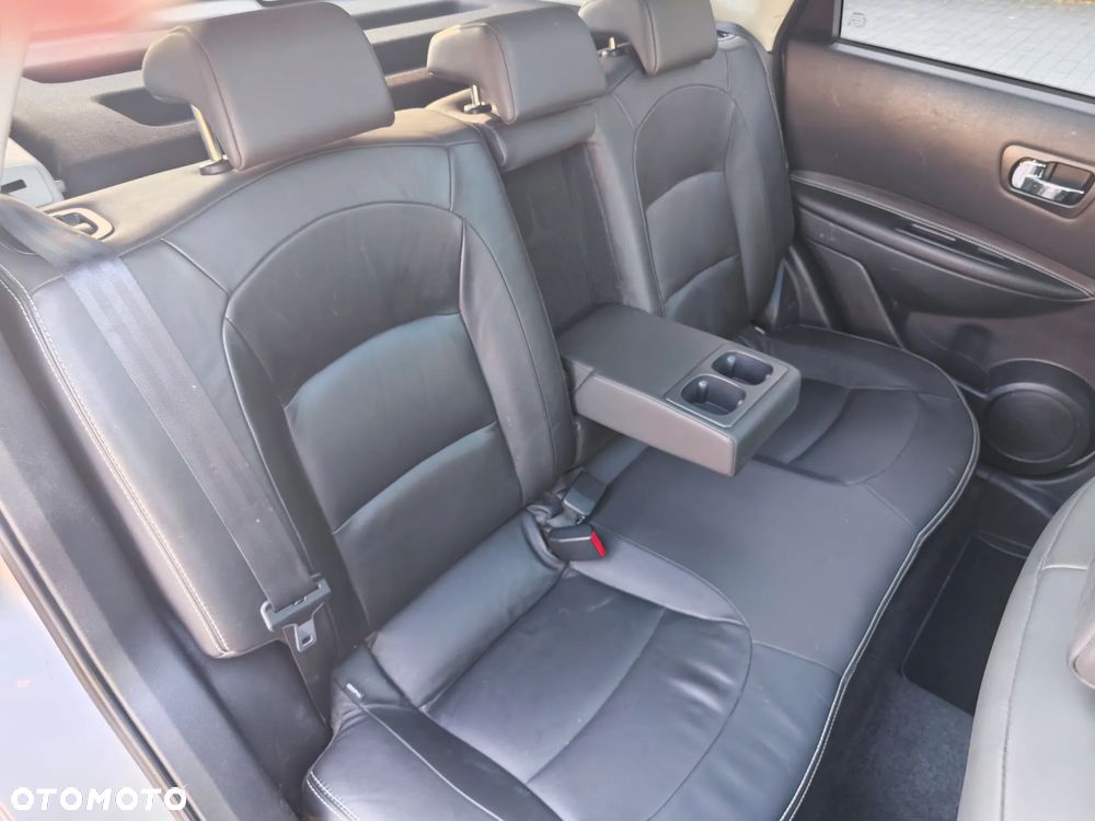Nissan Qashqai 2.0 dCi 4 x 4 DPF tekna - 22