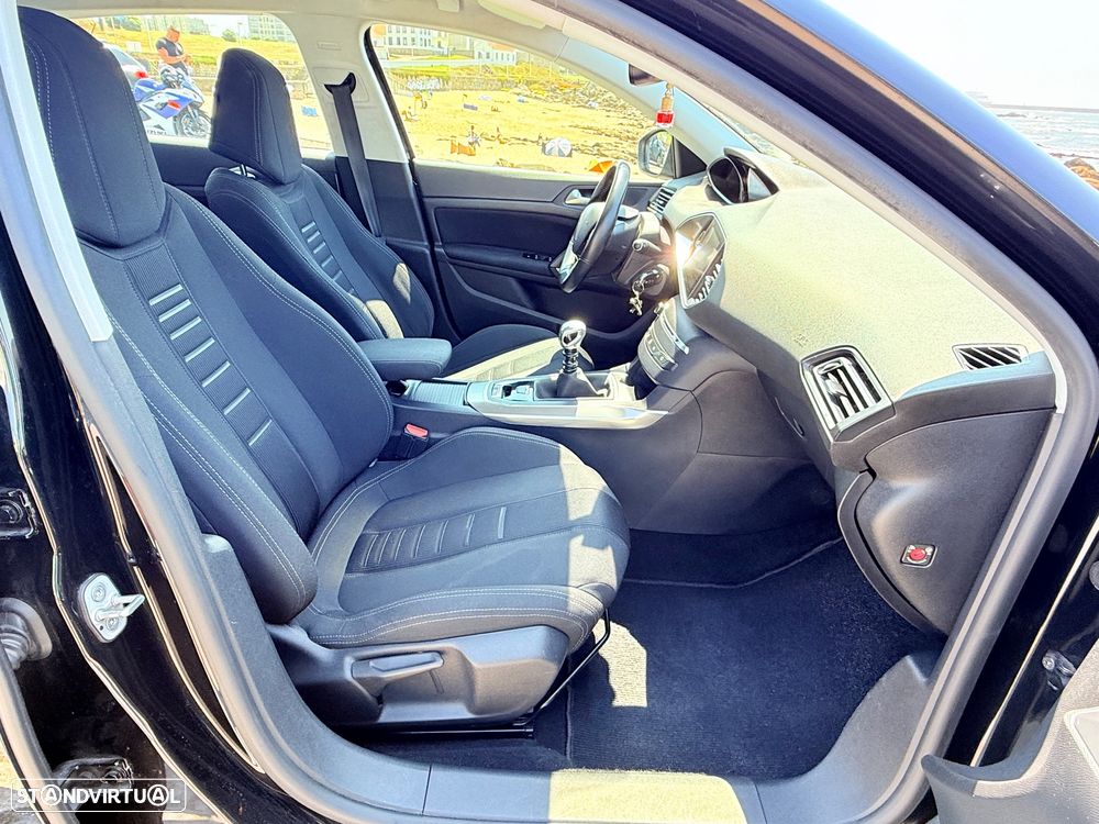 Peugeot 308 1.2 PureTech Allure Full LED - 8