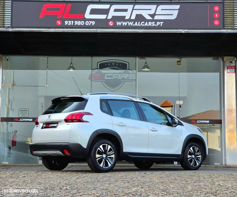 Peugeot 2008 1.2 PureTech Allure EAT6 - 4