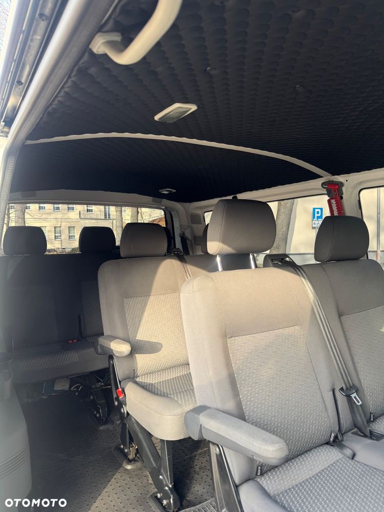 Volkswagen Caravelle - 18