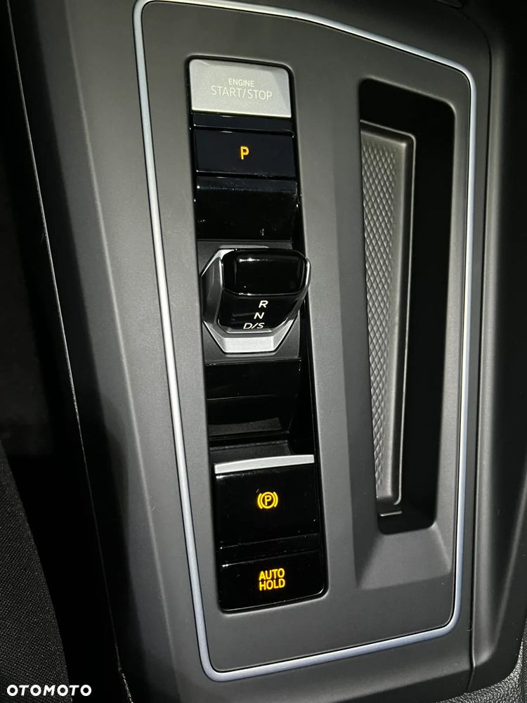 Volkswagen Golf 2.0 TDI SCR DSG Life - 12