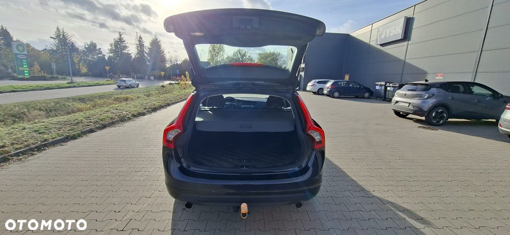 Volvo V60 T3 Kinetic - 25