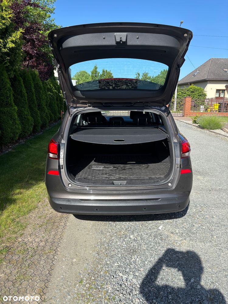 Hyundai i30 1.6 D Classic + - 10