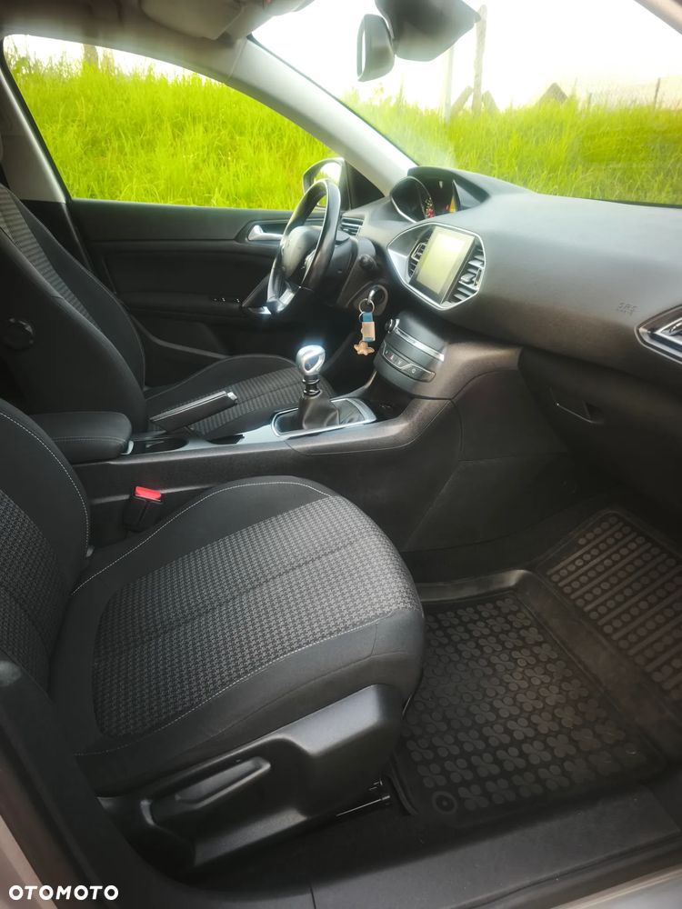 Peugeot 308 1.2 PureTech Style S&S - 19