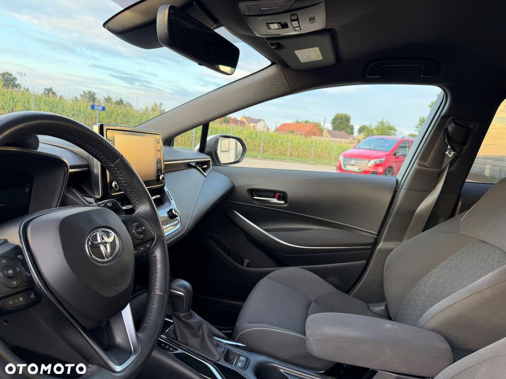 Toyota Corolla 2.0 Hybrid Executive - 28