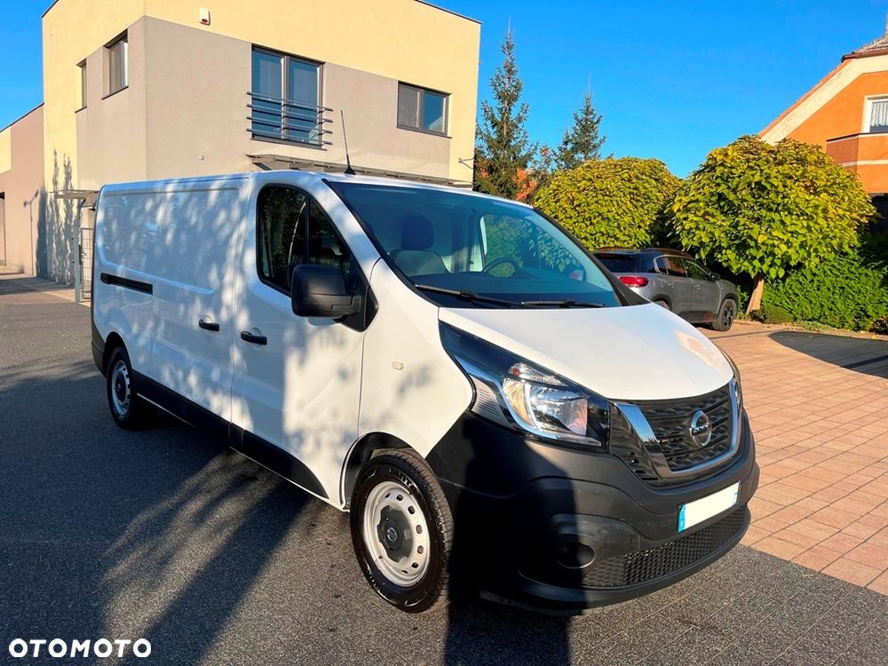 Nissan NV300 - 1