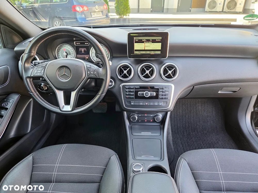 Mercedes-Benz Klasa A 180 7G-DCT Activity Edition - 36