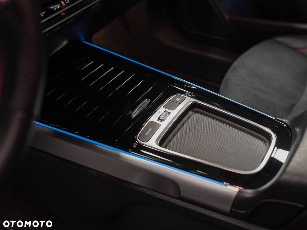 Mercedes-Benz GLB 200 AMG Line 7G-DCT - 39