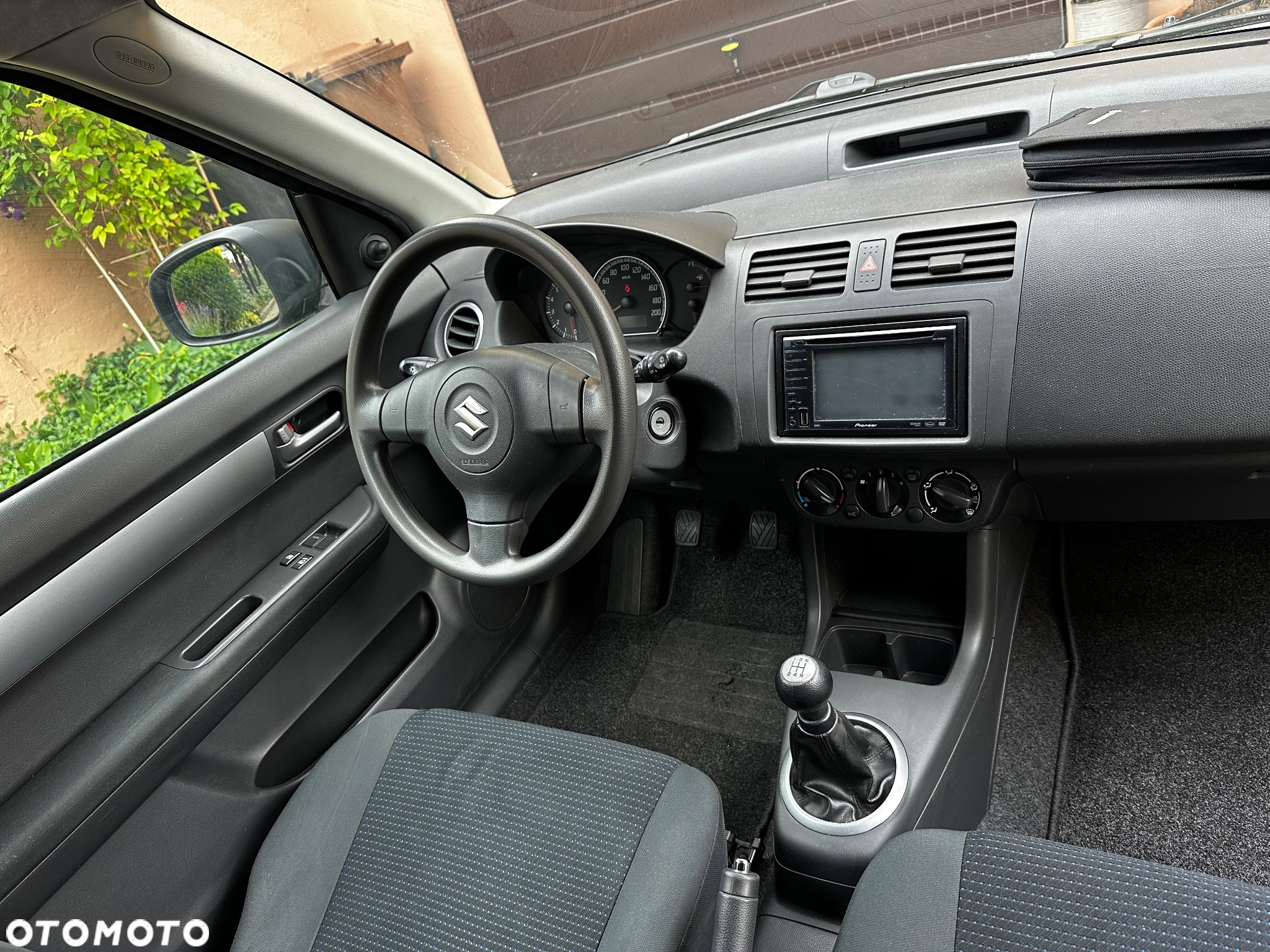 Suzuki Swift 1.3 Club - 25