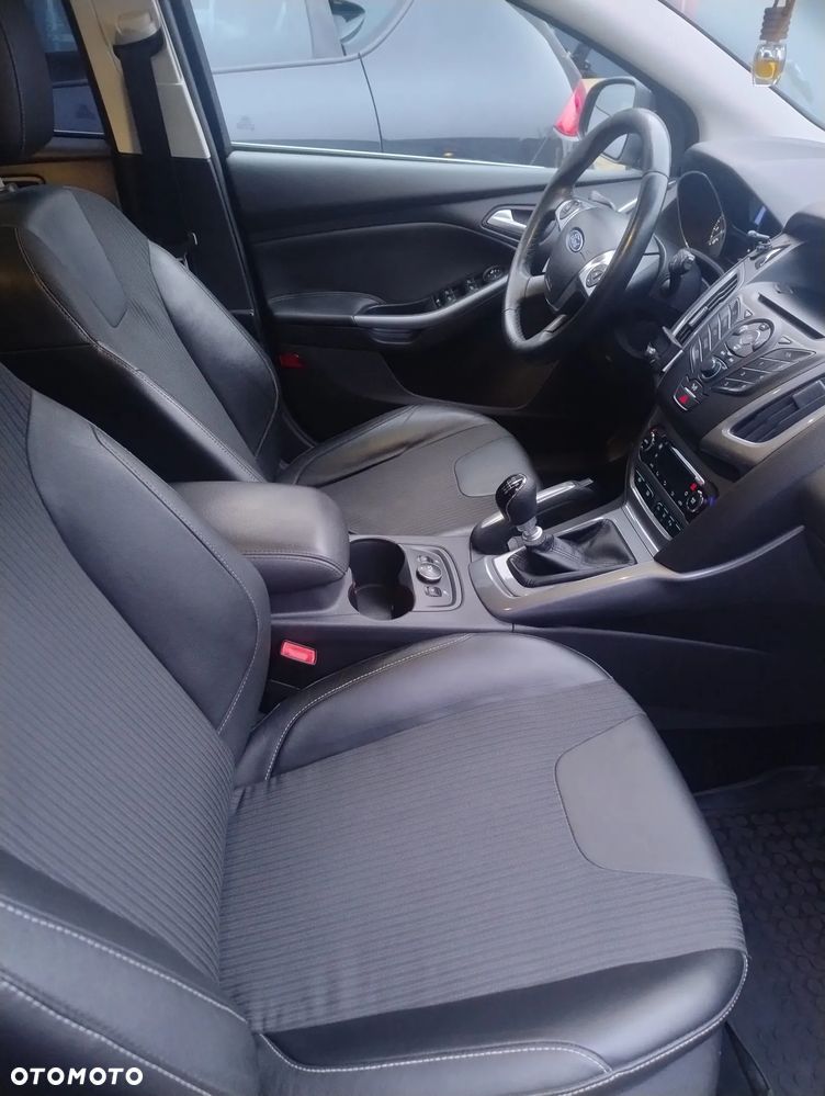 Ford Focus 1.6 EcoBoost Start-Stopp-System Titanium - 27