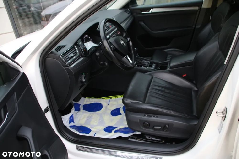 Skoda Superb 2.0 TDI 4x4 DSG Ambition - 24