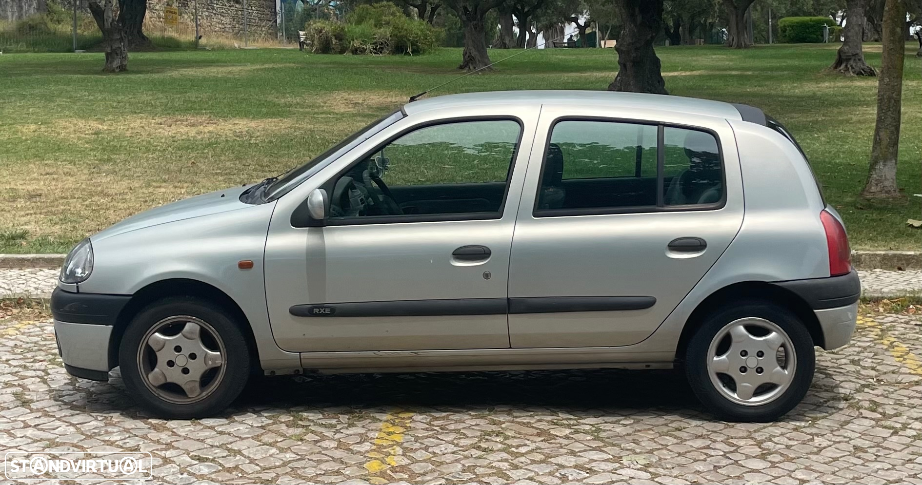 Renault Clio 1.9 D RXE - 3