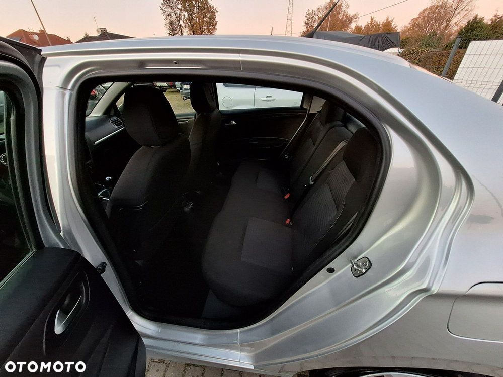 Peugeot 301 1.6 BlueHDi Active - 14