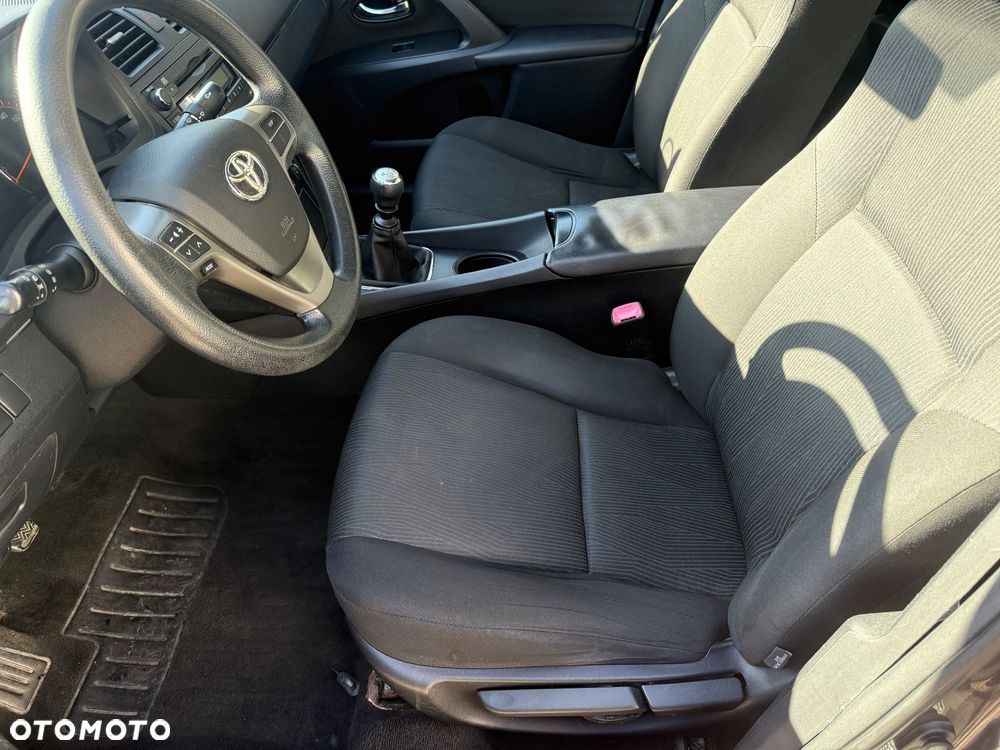 Toyota Avensis 1.8 Comfort - 15