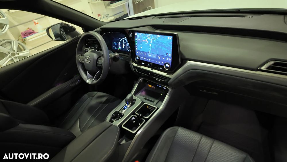 Lexus TX500 H - 16