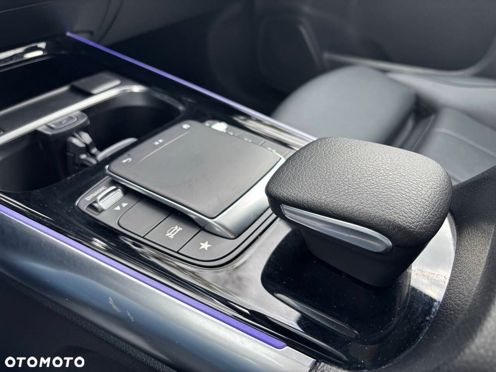 Mercedes-Benz GLA 250 4Matic 8G-DCT - 14