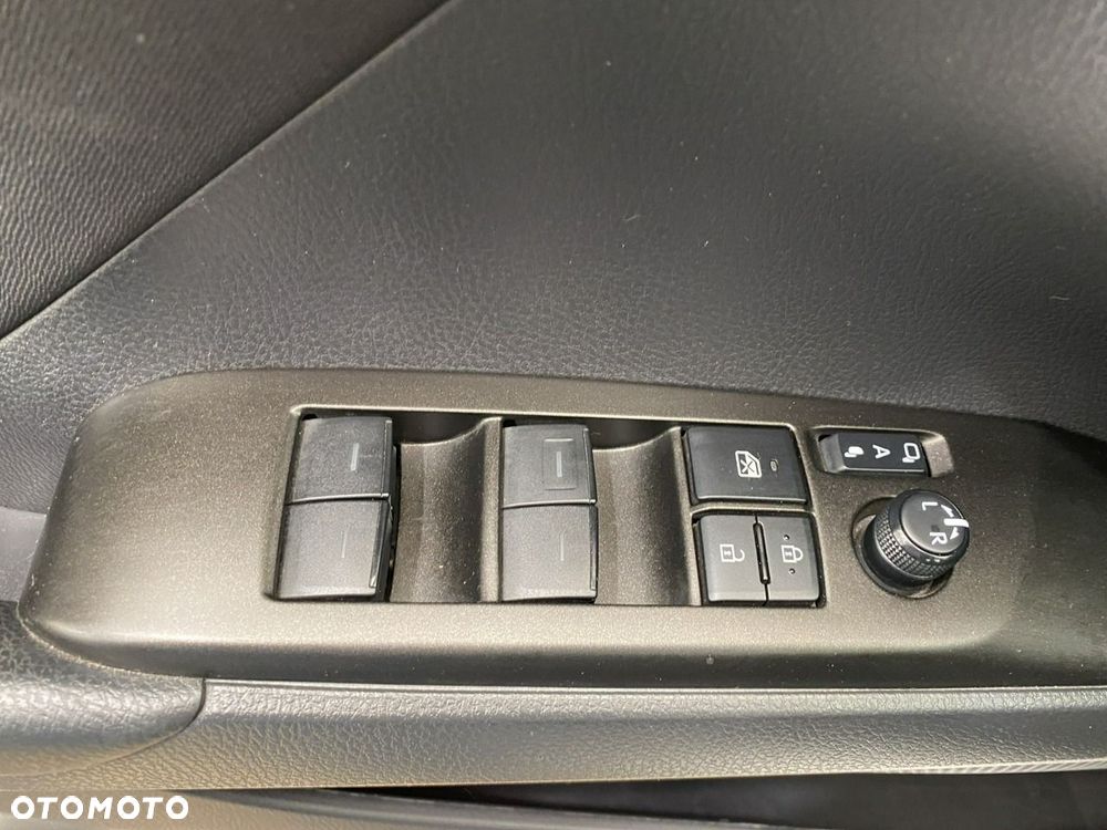 Toyota Camry - 14