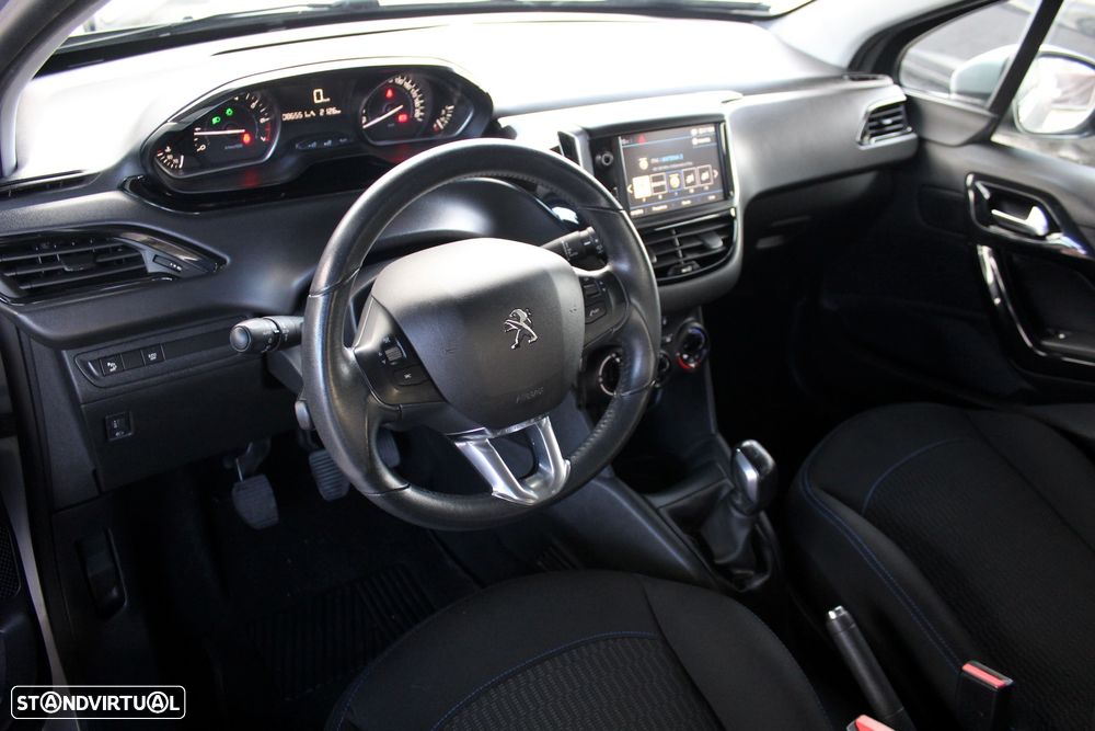 Peugeot 208 1.2 PureTech Signature - 6