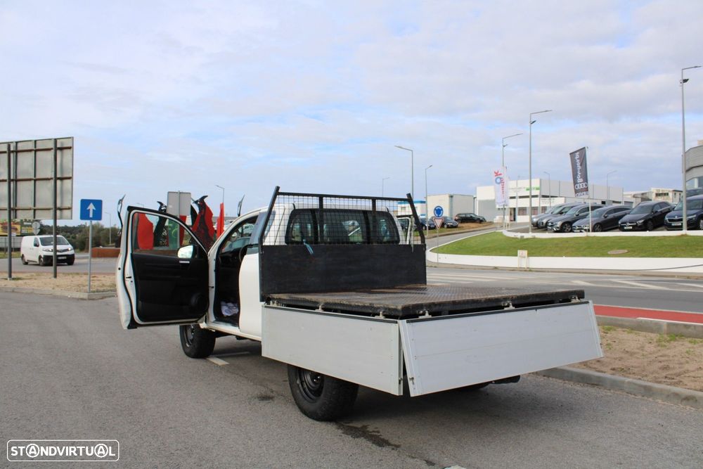 Toyota Hilux 2.4 D-4D 4WD CD CM - 13