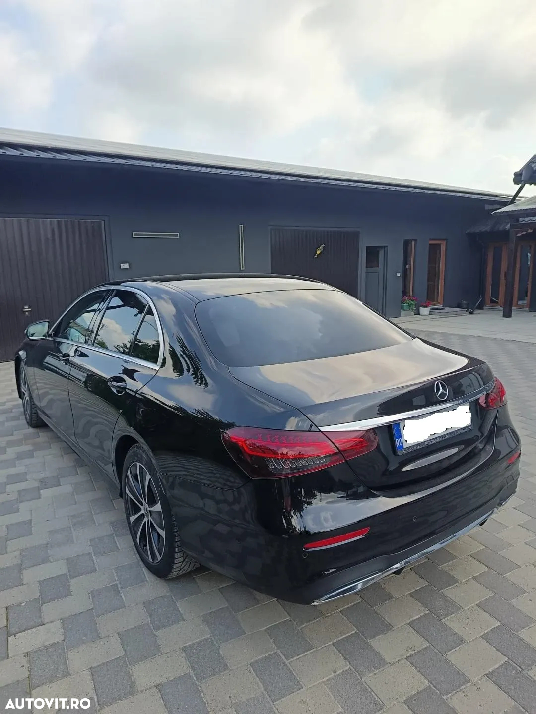 Mercedes-Benz E 220 d 4Matic 9G-TRONIC AMG Line - 8