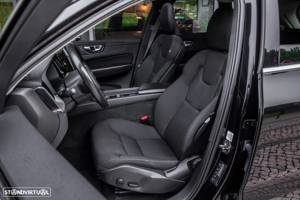 Volvo XC 60 2.0 T8 PHEV Momentum AWD - 30