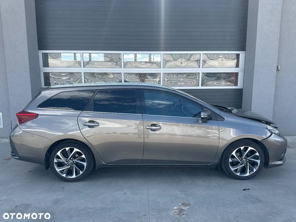 Toyota Auris 1.6 Prestige - 1