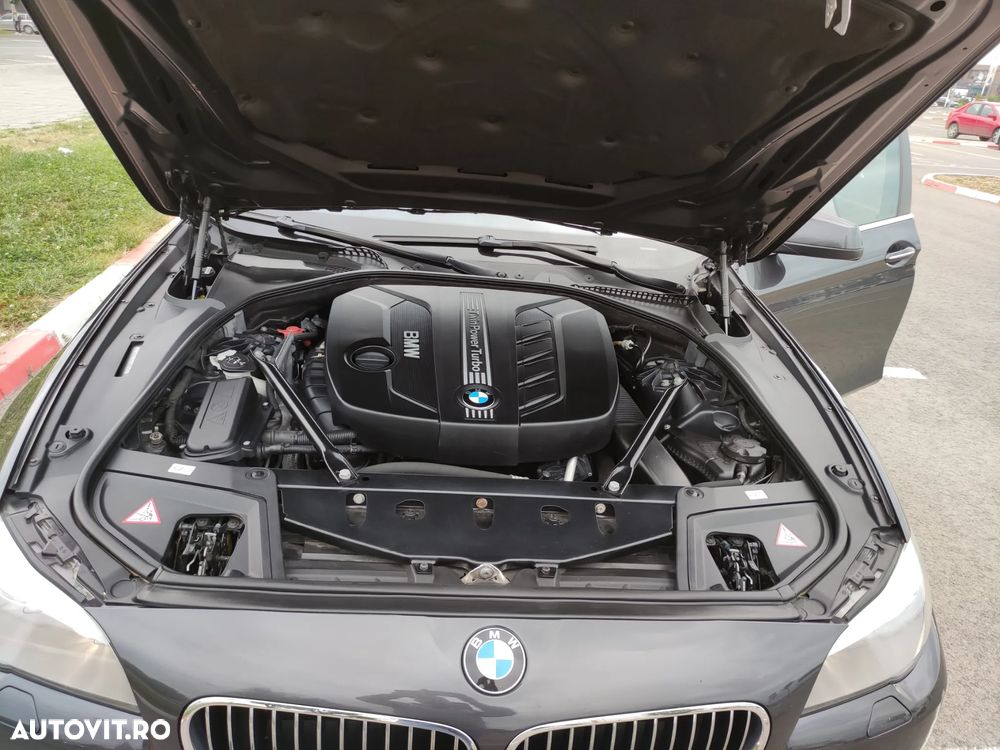 BMW Seria 5 525d xDrive - 9