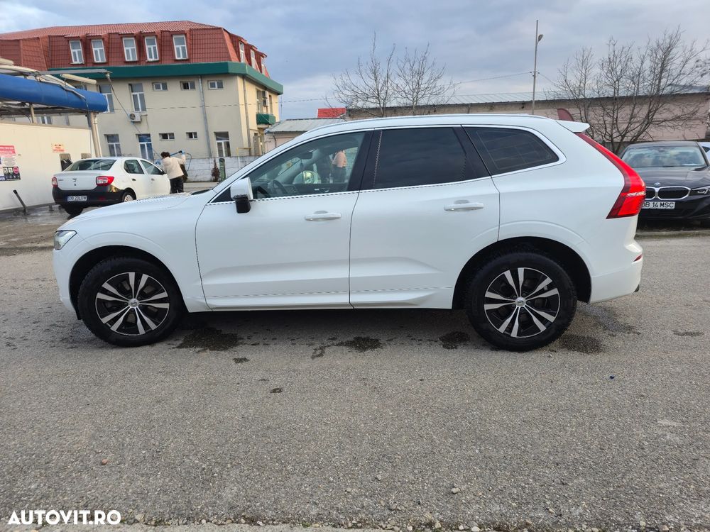 Volvo XC 60 B4 MHEV AT8 FWD Momentum - 5