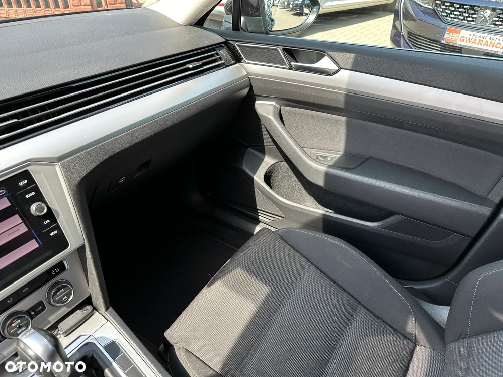 Volkswagen Passat Variant - 17
