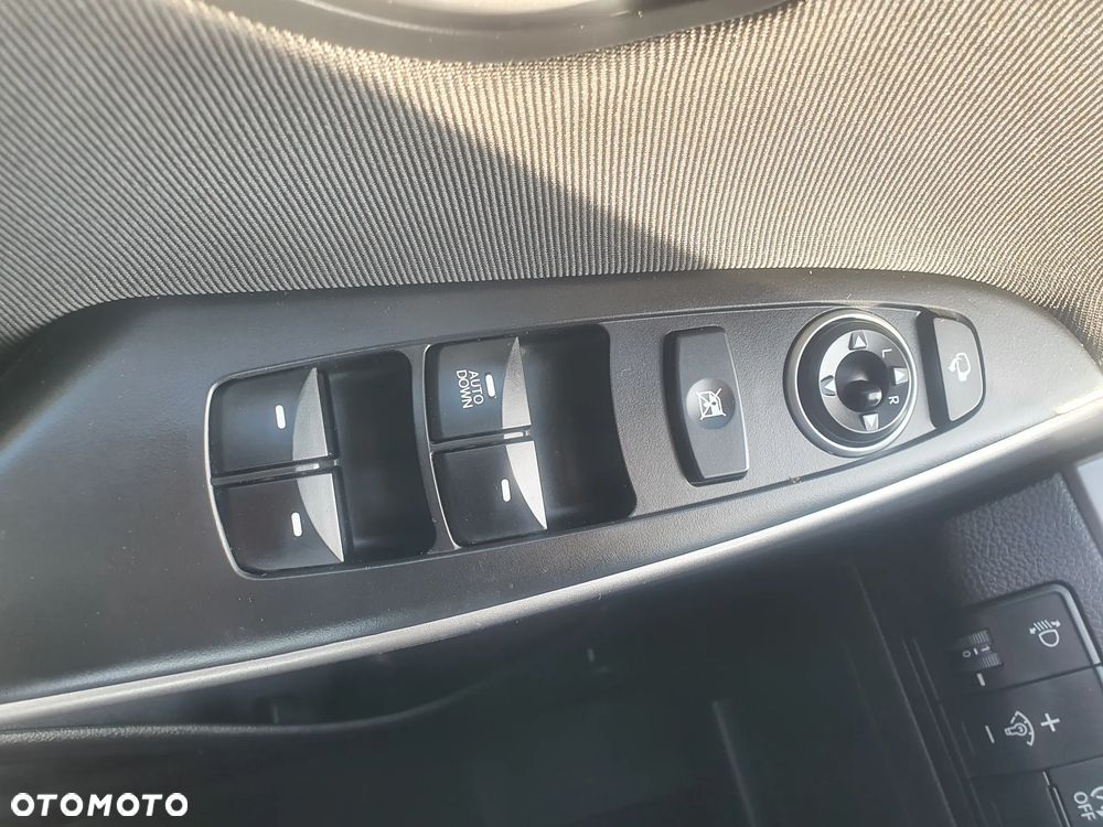 Hyundai i30 blue 1.6 CRDi Classic Navigation - 25