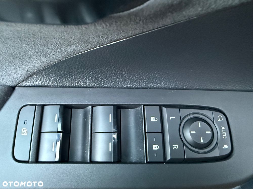 Toyota C-HR 2.0 Hybrid Dynamic Force Executive - 22