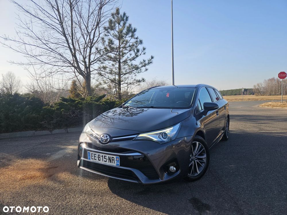 Toyota Avensis 2.0 D-4D Premium - 11