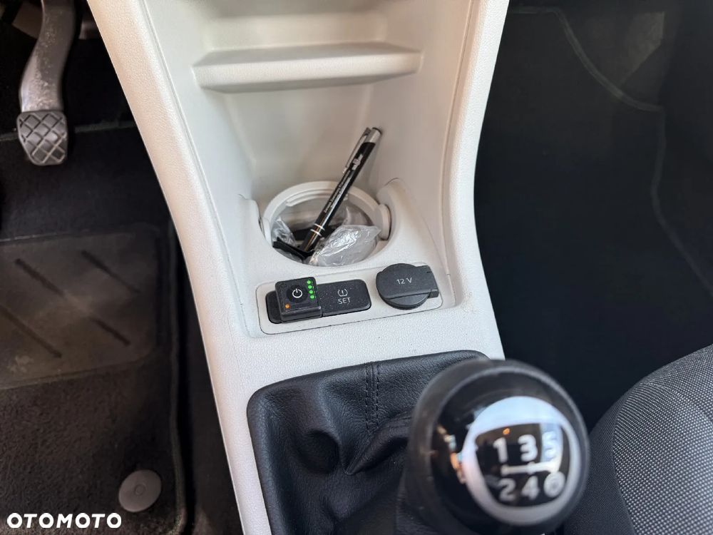 Volkswagen up! 1.0 move - 12