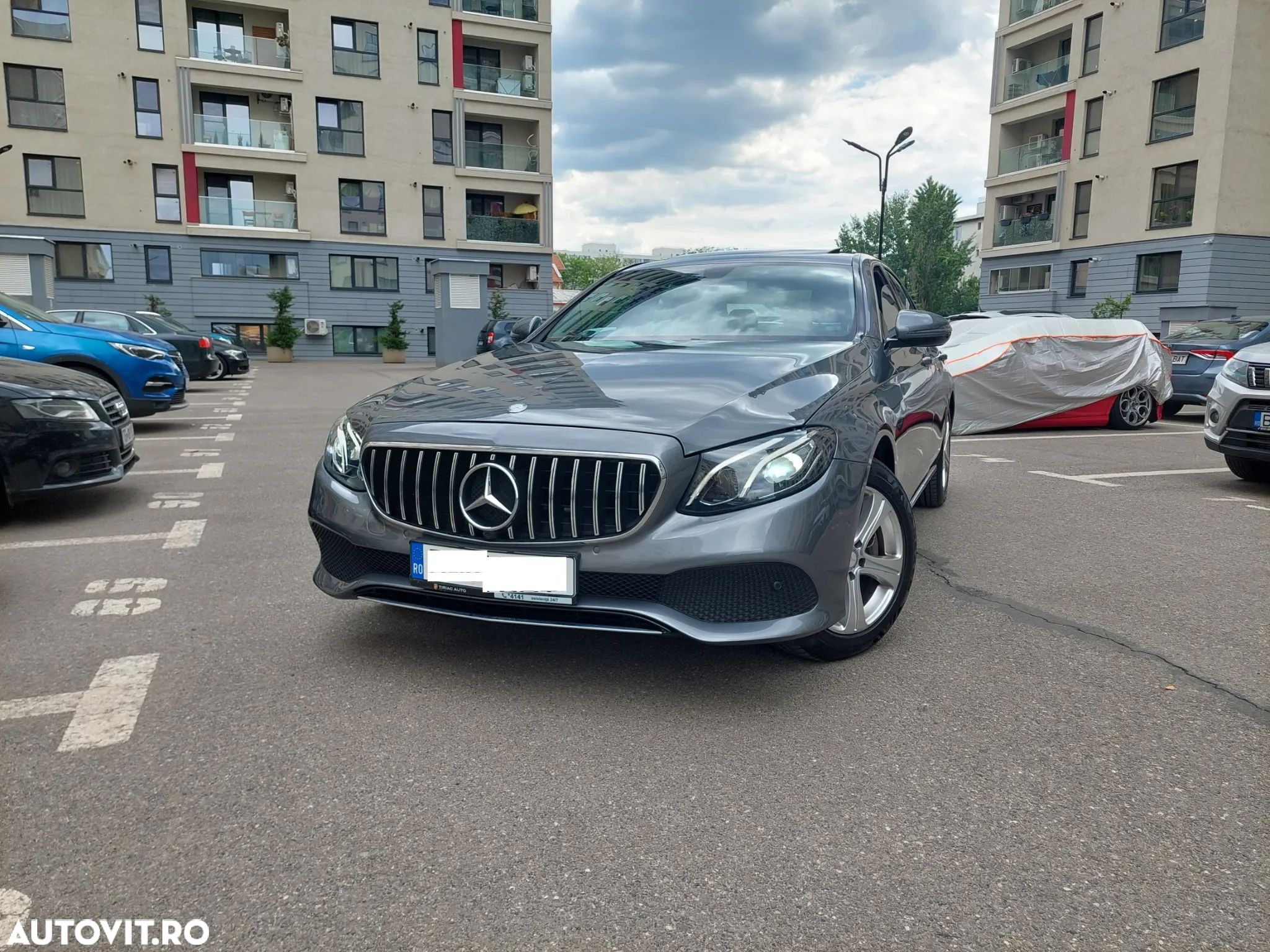 Mercedes-Benz E 200 4Matic T 9G-TRONIC - 1