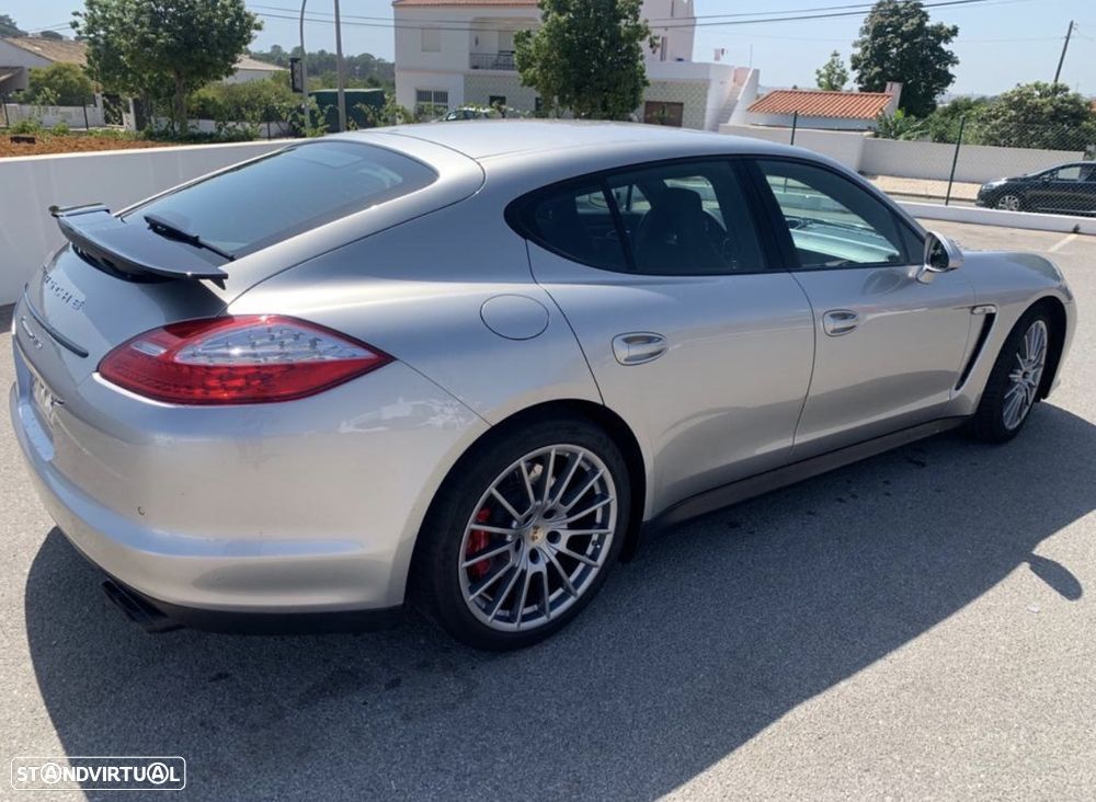 Porsche Panamera GTS PDK - 9