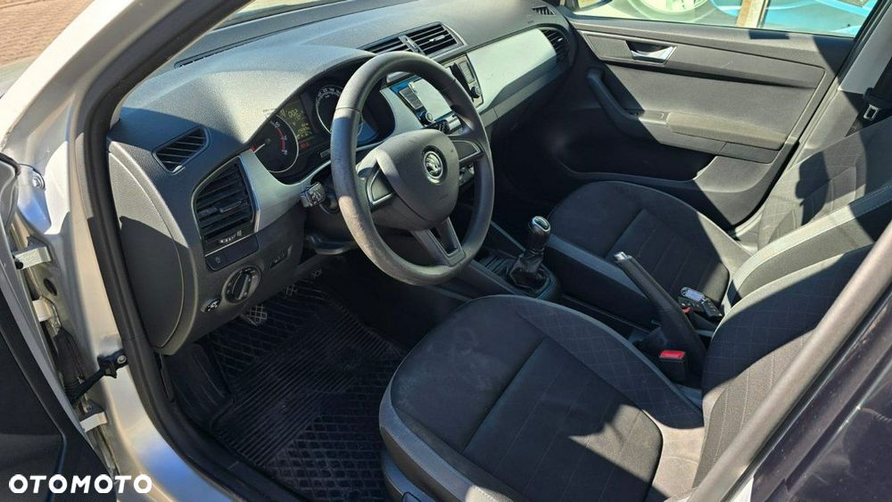 Skoda Fabia - 10