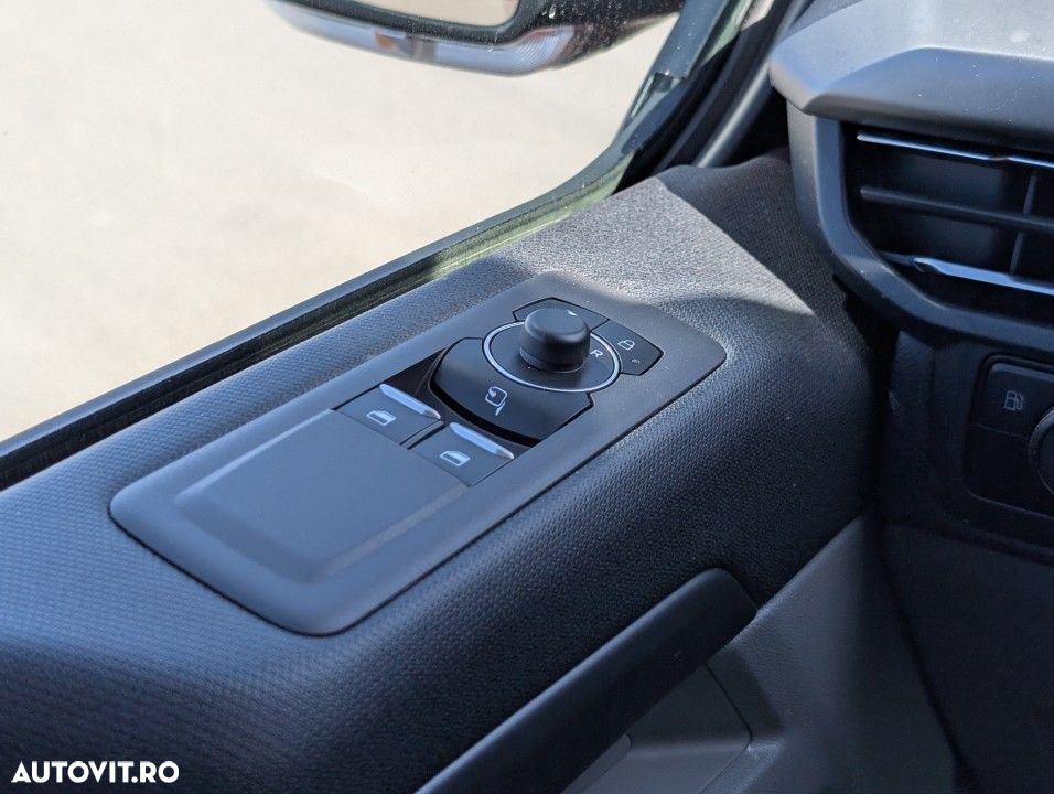 Ford Tourneo Custom - 20