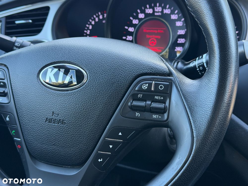 Kia Ceed 1.6 GDI ISG Platinum Edition - 20