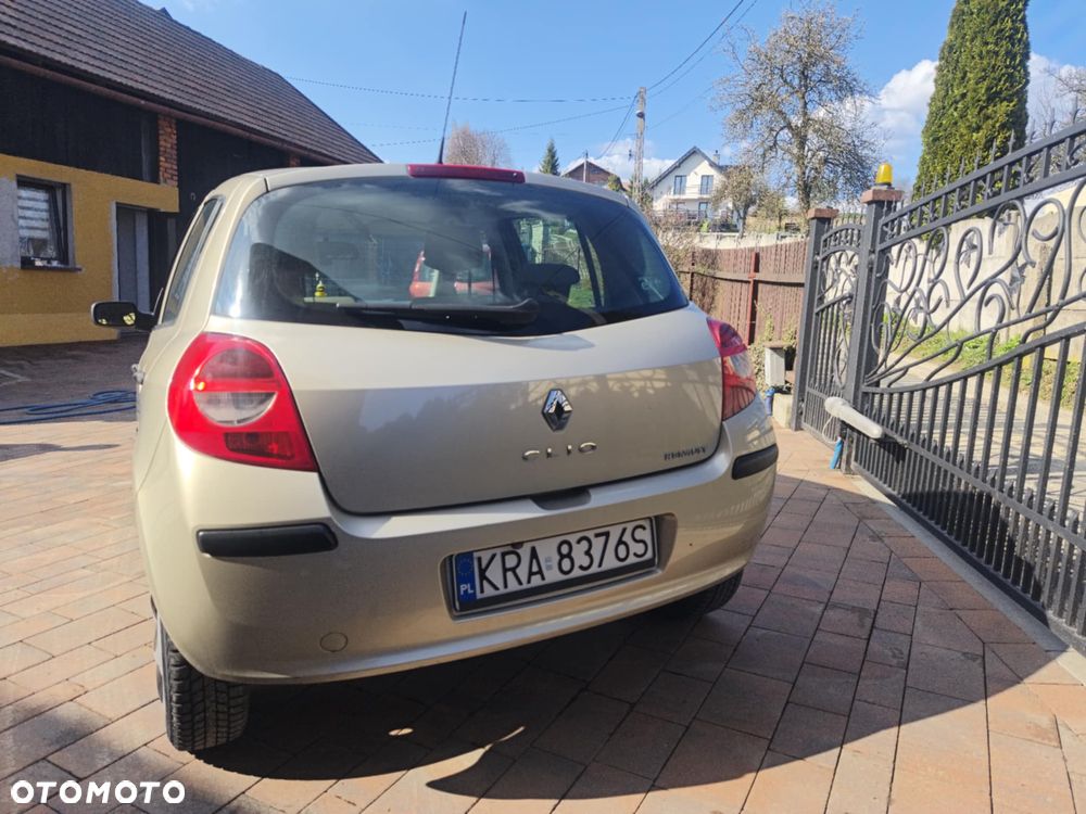 Renault Clio 1.2 16V Dynamique - 12