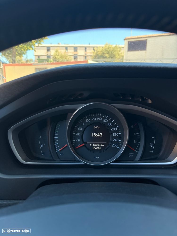 Volvo V40 D2 Kinetic - 9