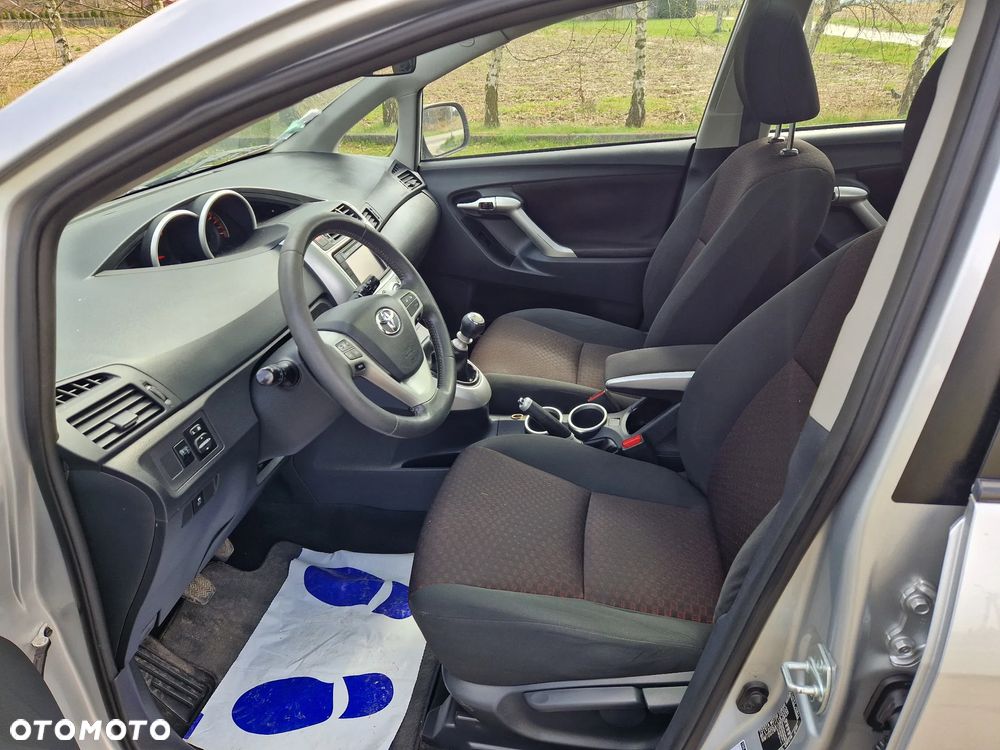 Toyota Verso 2.0 D-4D Premium - 10