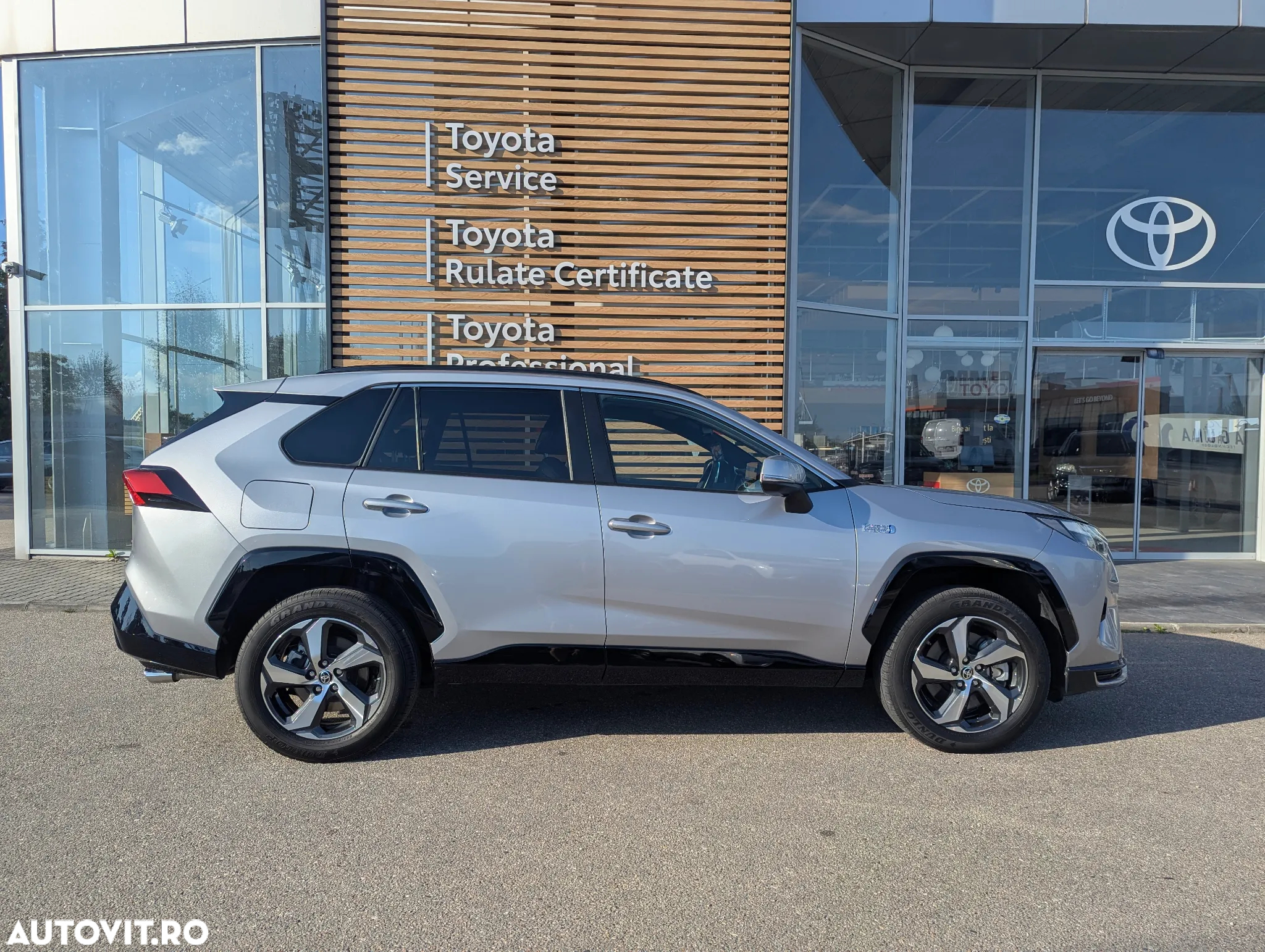 Toyota RAV4 Plug-in-Hybrid Style - 4