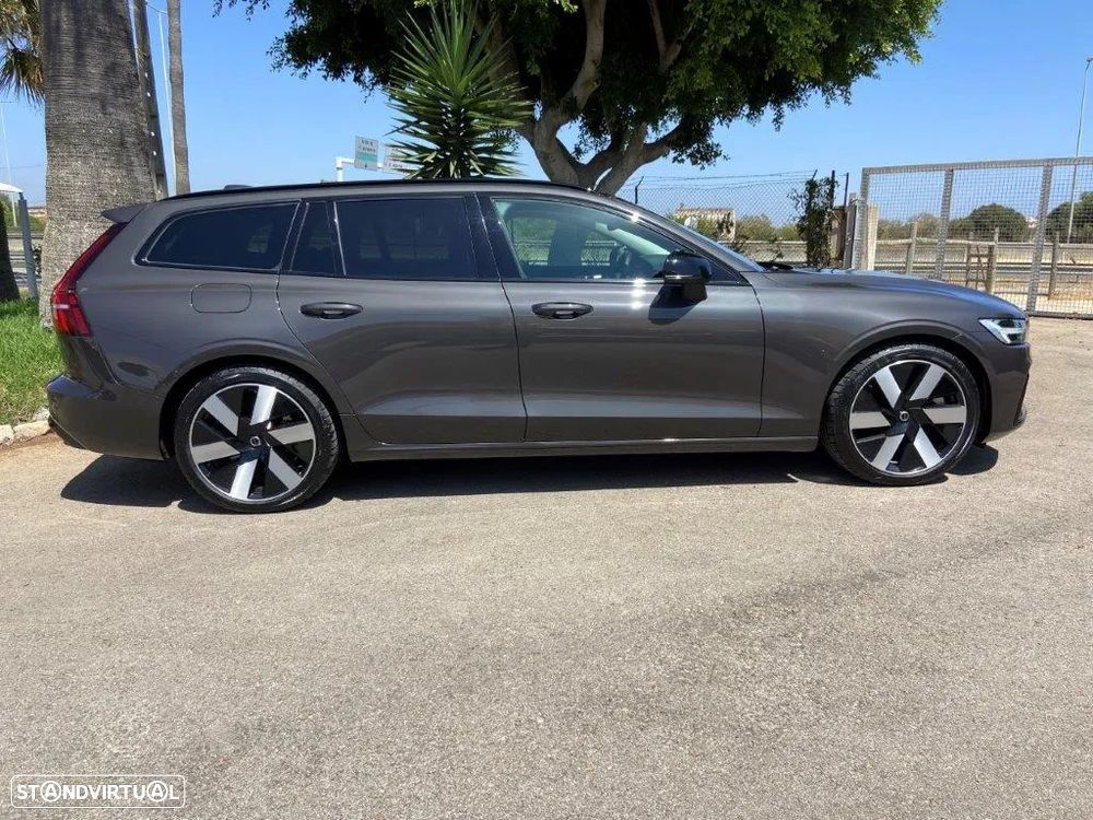 Volvo V60 2.0 T6 AWD TE Plus Dark - 3